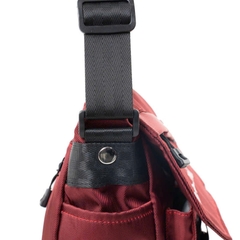 Túi đeo chéo MR VUI 013 đựng vừa tablet 11 inch chống thấm vượt trội, dây đeo chắc chắn, nhẹ, nhiều ngăn