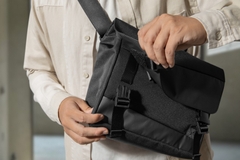 TÚI ĐEO CHÉO TOMTOC (USA) SLASH-T27 SHOULDER BAG METEORITE T27S1D1