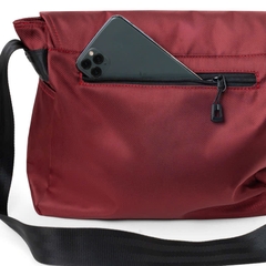 Túi đeo chéo MR VUI 013 đựng vừa tablet 11 inch chống thấm vượt trội, dây đeo chắc chắn, nhẹ, nhiều ngăn