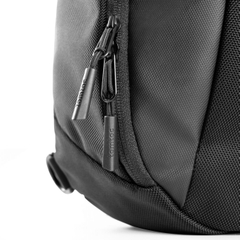 Túi Đeo Chéo TOMTOC Meta / Oculus Quest 2 Sling Bag G40M1D1 (A0530D1)
