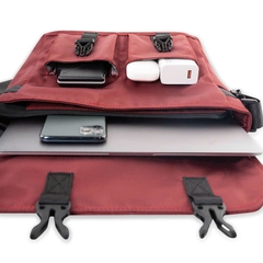 Túi đeo chéo MR VUI 013 đựng vừa tablet 11 inch chống thấm vượt trội, dây đeo chắc chắn, nhẹ, nhiều ngăn