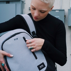 Balo Laptop Du Lịch SOLO Varsity Region 15.6 inch VAR704-10