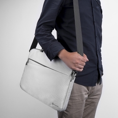 Túi Xách Laptop / Đeo Vai Chống Sốc TOMTOC Messenger Bags For Macbook 13 inch / 14 inch A45-C01