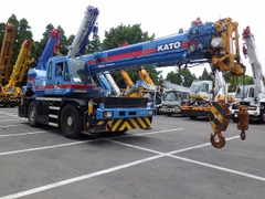 Xe cẩu bánh lốp 25 tấn Kato KR25H-V7 (2012) nhập khẩu từ Nhật Bản