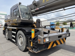 Xe cẩu bánh lốp 25 tấn Kato KR25H-V7 (2007) nhập khẩu từ Nhật Bản