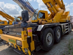 Xe cẩu bánh lốp 70 tấn Kato KR70H-L (2012) nhập Nhật Bản