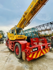 Xe cẩu bánh lốp 25 tấn Kobelco RK250-6 (2004) nhập khẩu từ Nhật Bản