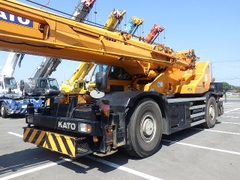 Xe cẩu bánh lốp 65 tấn Kato KR65H (2006) nhập khẩu từ Nhật Bản