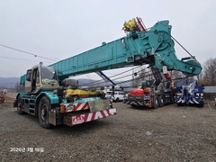 Xe cẩu bánh lốp 45 tấn Kobelco RK450-2 (1995) nhập Hàn Quốc
