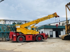 Xe cẩu bánh lốp 25 tấn Kobelco RK250-6 (2004) nhập khẩu từ Nhật Bản