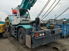Xe cẩu bánh lốp 25 tấn Kobelco RK250-6 (2003) nhập khẩu từ Nhật Bản