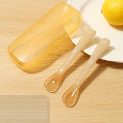 Set 2 Muỗng Ăn Dặm Cho Bé Silicon Bảo Vệ Nướu kèm hộp đựng (Hộp Dài Vàng)