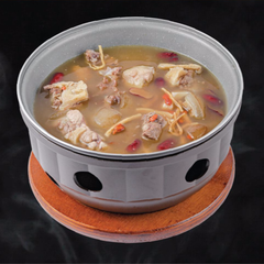 Đuôi Bò Hầm Nấm Tuyết Và Táo Đỏ