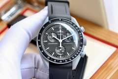 Omega MoonSwatch Mission to the Moon SO33M100