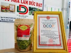 MỨT DỪA LÁ DỨA (1Kg)