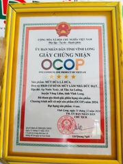 MỨT DỪA LÁ DỨA (1Kg)