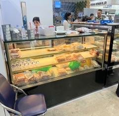 Tủ bánh kem 1m8 Ruey Shing RS-C1006S3