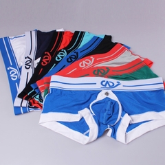 Quần lót boxer cúc bấm thiết kế mới lạ tiện lợi cho nam