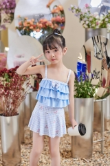 Bộ đồ bơi hai mảnh áo hai dây phối ren kiểu dáng dễ thương dành cho bé gái