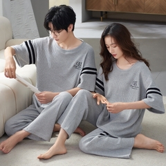 Đồ bộ mặc ở nhà cổ tròn phối họa tiết ngắn tay dành cho nam
