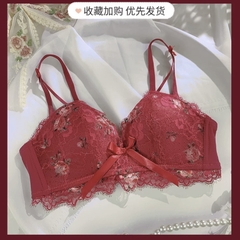 Bộ đồ lót nâng ngực không gọng, kiểu dáng tươi tắn dễ thương với hoa phối trên áo