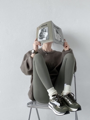 Quần legging nữ dài chín tấc ôm dáng co giãn, in chữ trên đùi thời trang