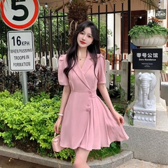 Đầm ôm eo tay ngắn phồng cổ chữ V vạt chéo xếp ly hợp thời trang dành cho nữ