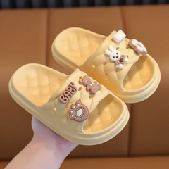 Dép UNMUN đế mềm tránh trơn trượt gắn sticker dễ thương cho bé gái