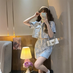 Bộ đồ nữ gồm áo sơ mi tay ngắn phối với chân váy phong cách ngọt ngào kiểu dáng cổ điển Pháp
