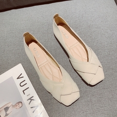 Giày lười nữ đế mềm, miệng nông, kiểu dáng độc đáo