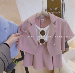 Bộ đồ ba mảnh kiểu dáng phương Tây dành cho bé gái