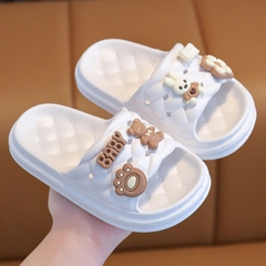 Dép UNMUN đế mềm tránh trơn trượt gắn sticker dễ thương cho bé gái