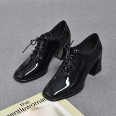 Giày boots cổ ngắn buộc dây miệng sâu mới