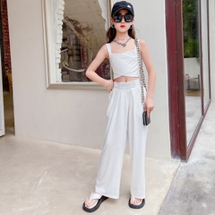Bộ đồ hai mảnh gồm áo ngắn hai dây và quần ống rộng hợp thời trang dành cho bé gái