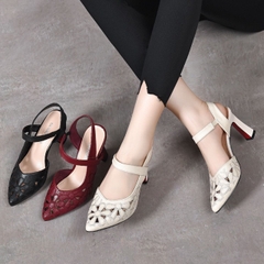 Giày sandal cao gót nữ bít đầu phối họa tiết hoa trẻ trung