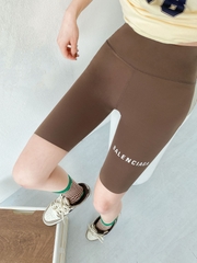 Quần legging nữ ngắn ôm dáng hợp thời trang phù hợp với các môn thể thao