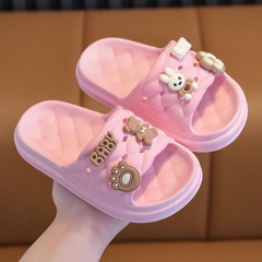 Dép UNMUN đế mềm tránh trơn trượt gắn sticker dễ thương cho bé gái