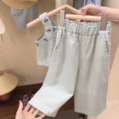 Bộ đồ hai mảnh gồm áo hai dây và quần ống rộng thời trang dành cho bé gái
