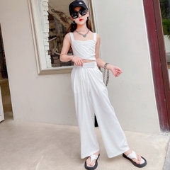 Bộ đồ hai mảnh gồm áo ngắn hai dây và quần ống rộng hợp thời trang dành cho bé gái