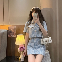 Bộ đồ nữ gồm áo sơ mi tay ngắn phối với chân váy phong cách ngọt ngào kiểu dáng cổ điển Pháp