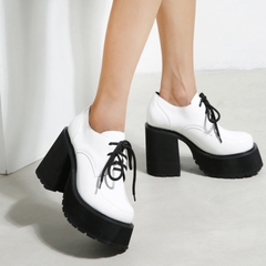 Giày boots mũi tròn cột dây phong cách Retro