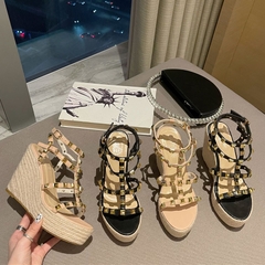 Giày sandal đế xuồng dây quai thiết kế đinh tán phong cách La Mã
