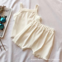 Bộ đồ vải cotton mềm mại áo không tay và quần ngắn thoải mái, mát mẻ dành cho bé gái