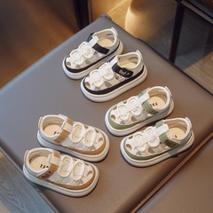 Giày sandal thiết kế đục lỗ thời trang dành cho bé trai và bé gái