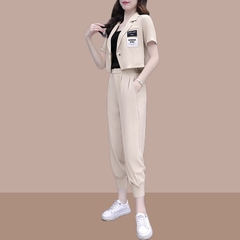 Bộ đồ vest tay ngắn quần dài kiểu dáng phương Tây, phong cách thời trang nữ tính