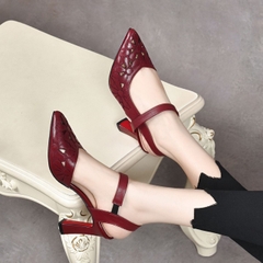 Giày sandal cao gót nữ bít đầu phối họa tiết hoa trẻ trung