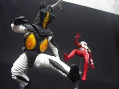 MÔ HÌNH  Ultraman - Zetton - S.H.Figuarts (Bandai) FIGURE CHÍNH HÃNG