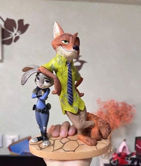 MÔ HÌNH Nick & Judy - Zootopia - Disney Showcase - From Rivals to Partners (Enesco) FIGURE CHÍNH HÃNG