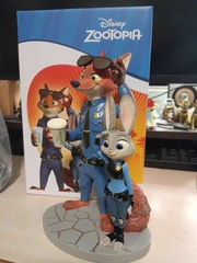 MÔ HÌNH Nick & Judy - Zootopia - Disney Showcase  - Street Patrol Edition (Enesco) FIGURE CHÍNH HÃNG