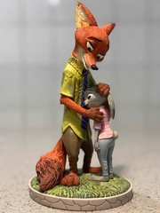 MÔ HÌNH Nick & Judy - Zootopia - Disney Showcase – Comfort & Trust (Enesco) FIGURE CHÍNH HÃNG